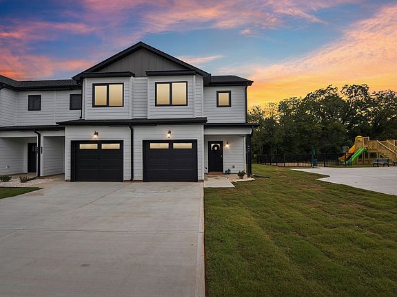 2nd image of 1001 7th Street Blvd SE #15