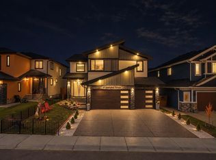 45 W Waterford Ter, Chestermere, AB T1X 2P6