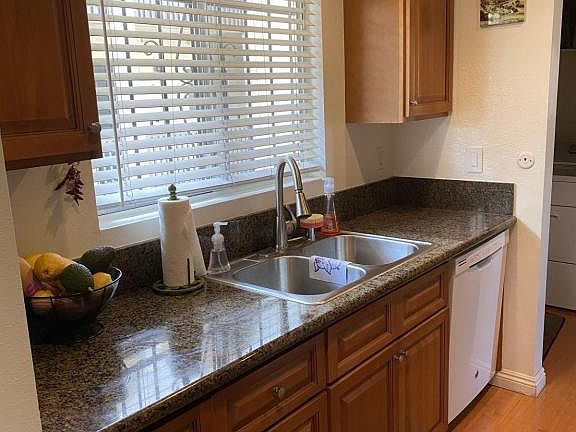 2nd image of 2530 Clairemont Dr Unit 201
