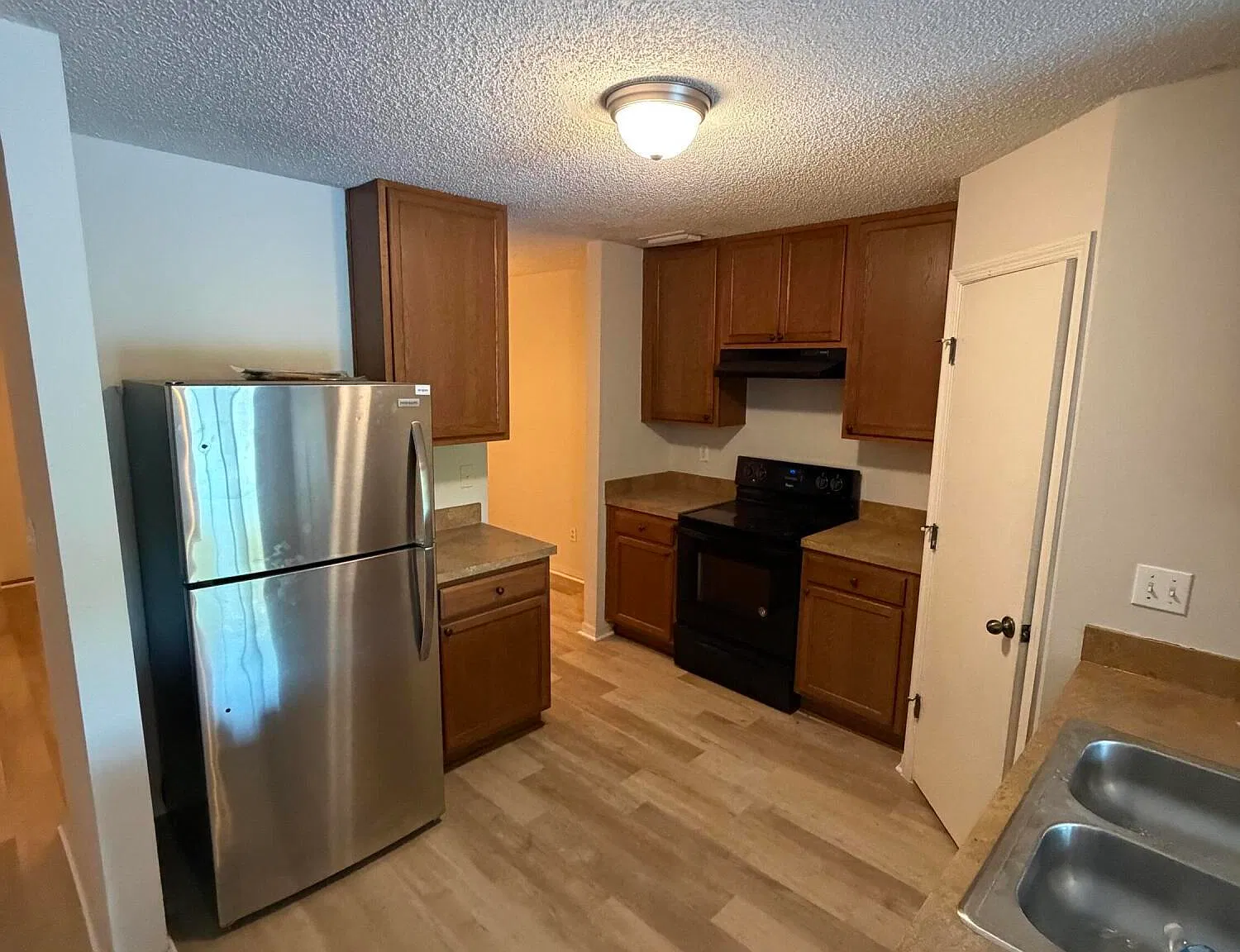 3 bed, 2.5 bath, 1508 sqft, $1,600 — Photo 3
