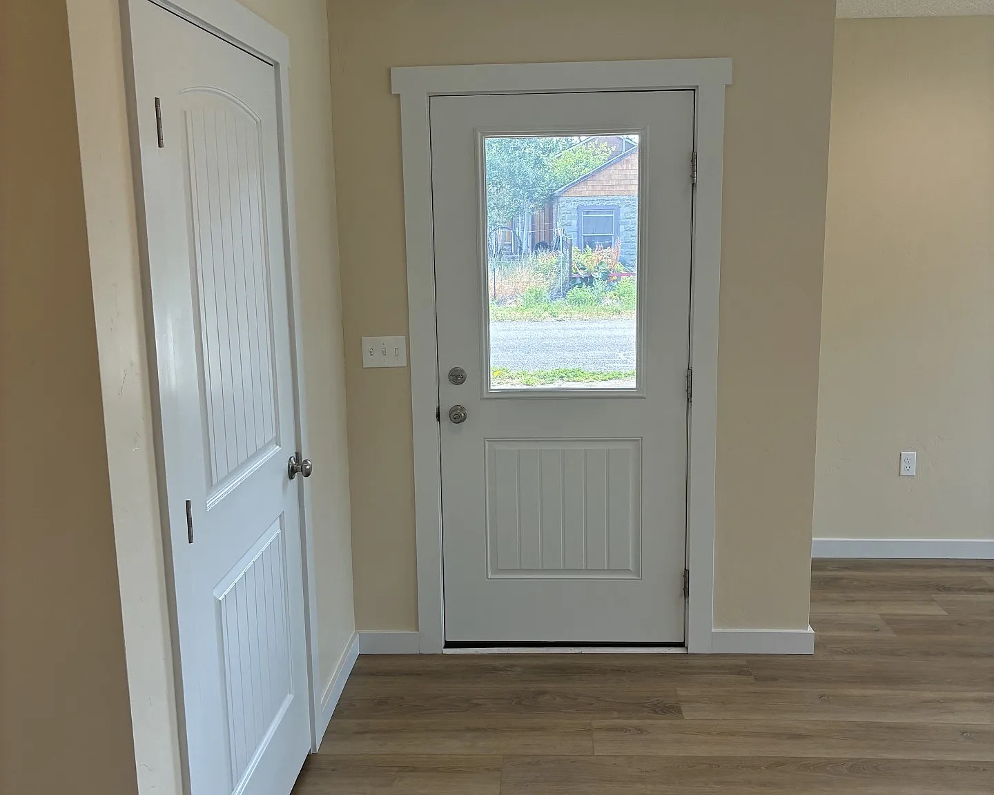 3 bed, 1600 sqft, $1,550 — Photo 2