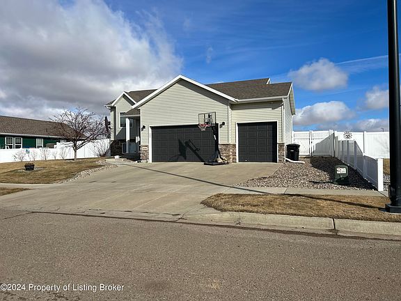 2nd image of 1456 Marilyn Way