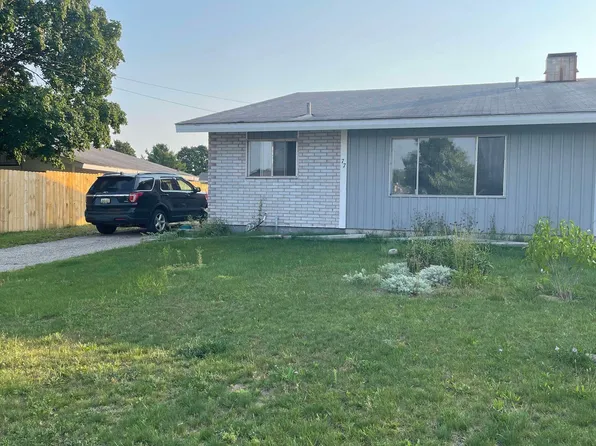 77 Kincheloe Dr, Kincheloe, MI 49788