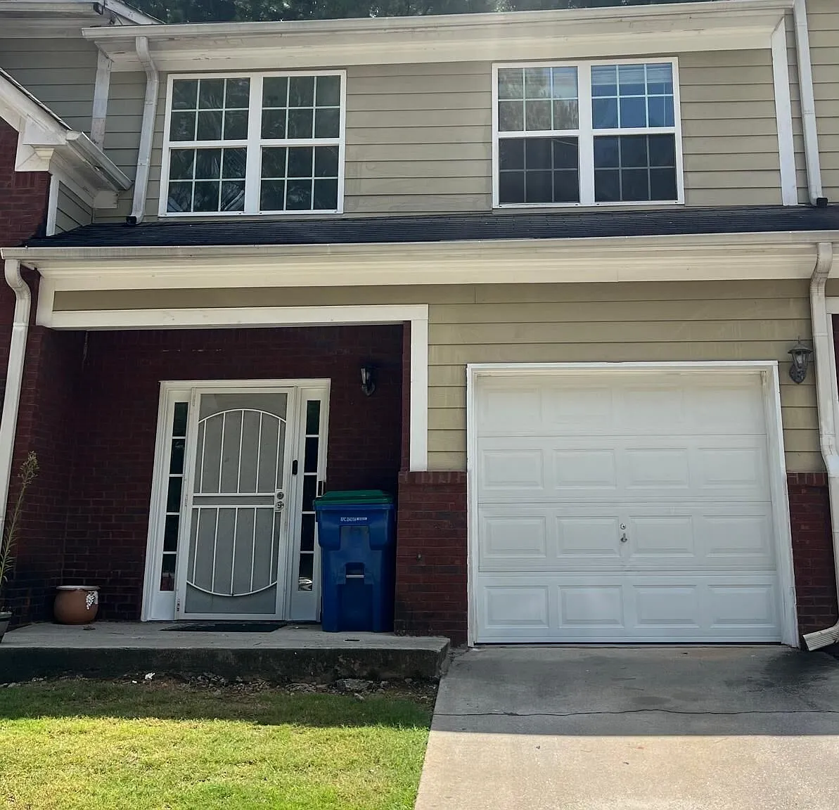 2 bed, 2.5 bath, 1706 sqft, $1,700 — Photo 1