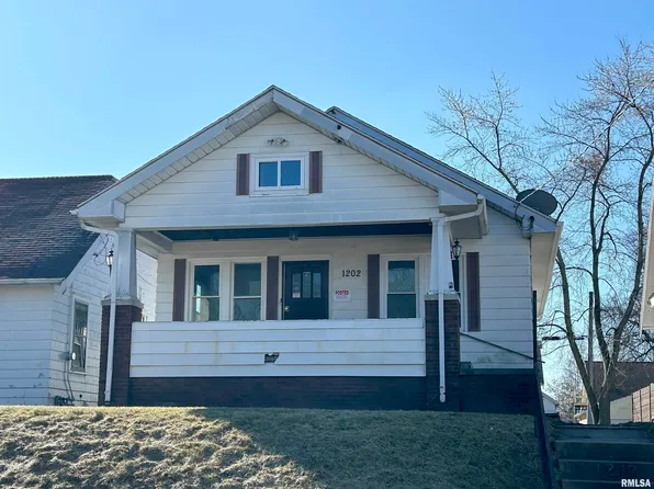 1202 E Virginia Ave, Peoria, IL 61603