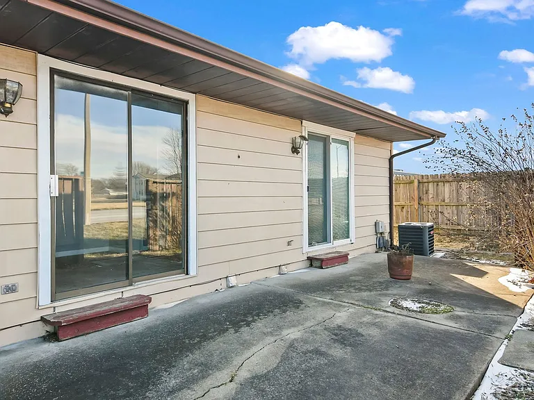 2832 Stanton St — Photo 17