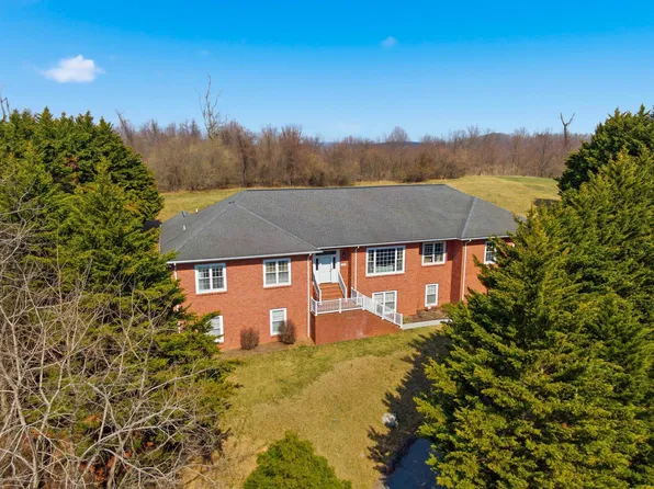 308 Meadow Rdg, Radford, VA 24141