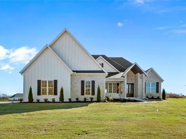 981 Asher St, Fayetteville, AR 72703