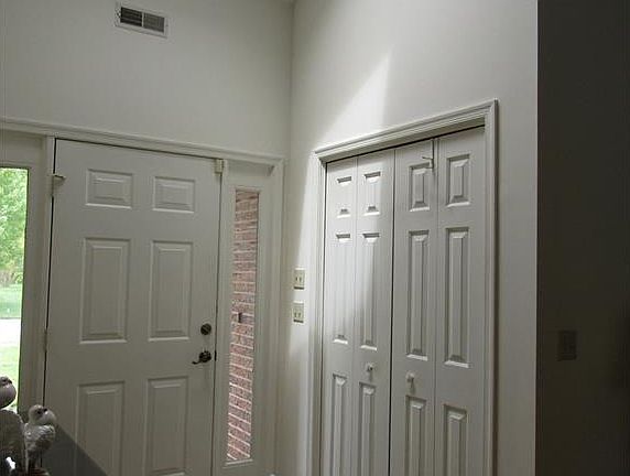 5th image of 109 W Mill Pond Dr #1