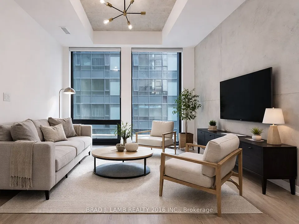 284 King St E #308