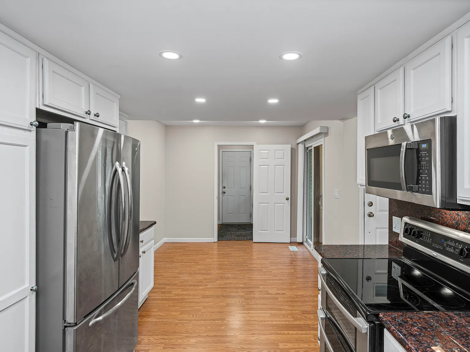 3 bed, 2.5 bath, 1880 sqft, $2,850 — Photo 4