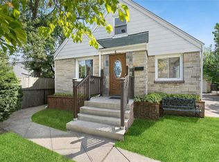 5 Kent St, Farmingdale, NY 11735