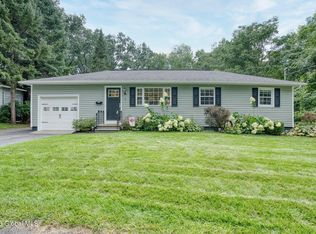 7 Swiss Ct, Albany, NY 12205