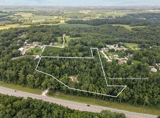 5032 W River Dr, Davenport, IA 52802