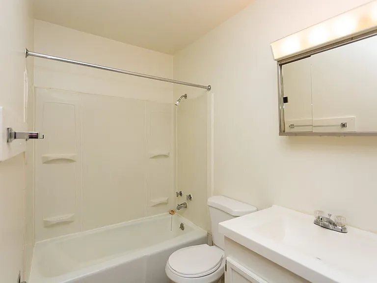 The Vue @ 214 Apartments — Photo 8