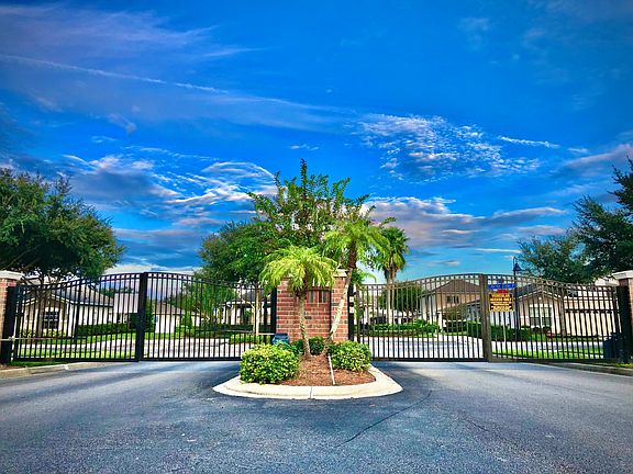 2nd image of 305 Canyon Stone Cir