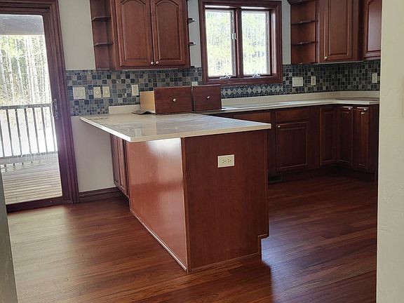 2nd image of E1400 Stratton Lake Rd