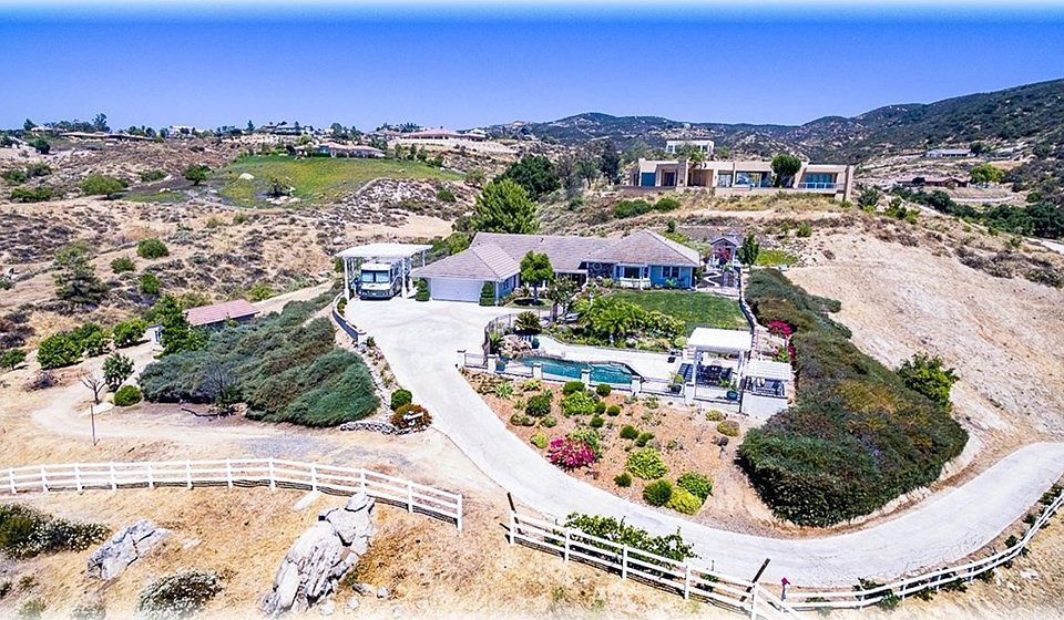 1st image of 38120 Avenida Bravura