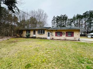 2483 S Sullivan Rd, Ravenna, MI 49451