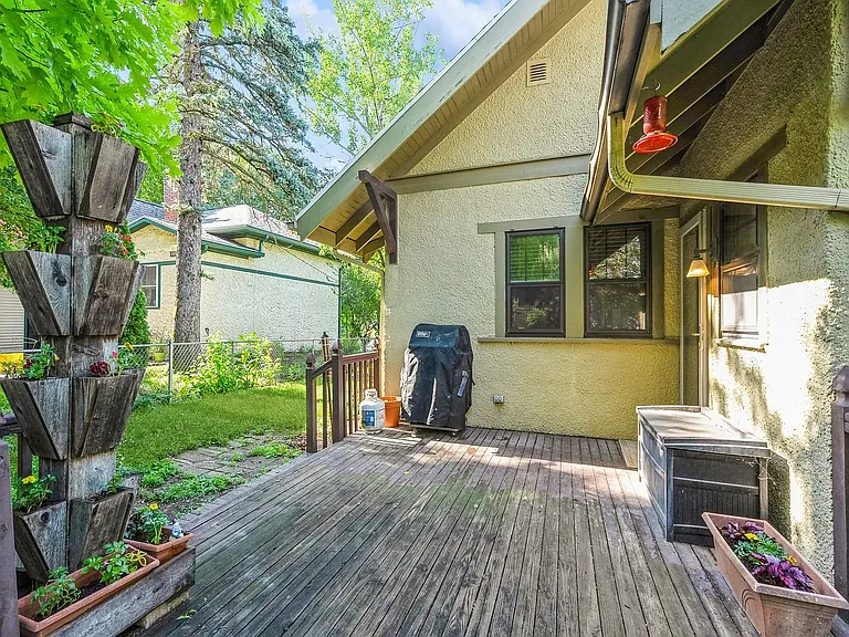 102 E Broadway St — Photo 4