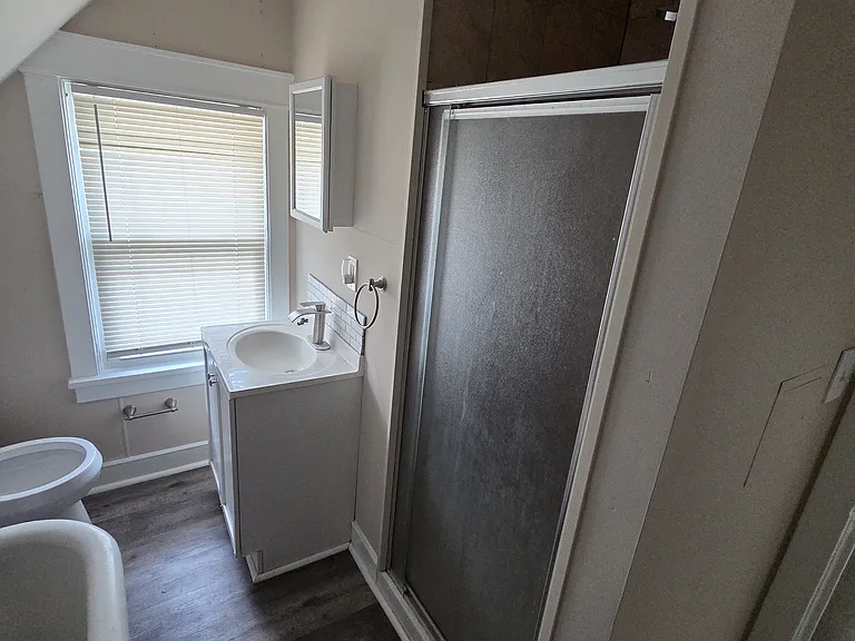 129 Kings Hwy — Photo 7