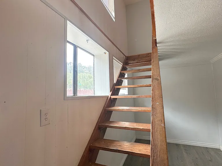 733 Canada Trl — Photo 14