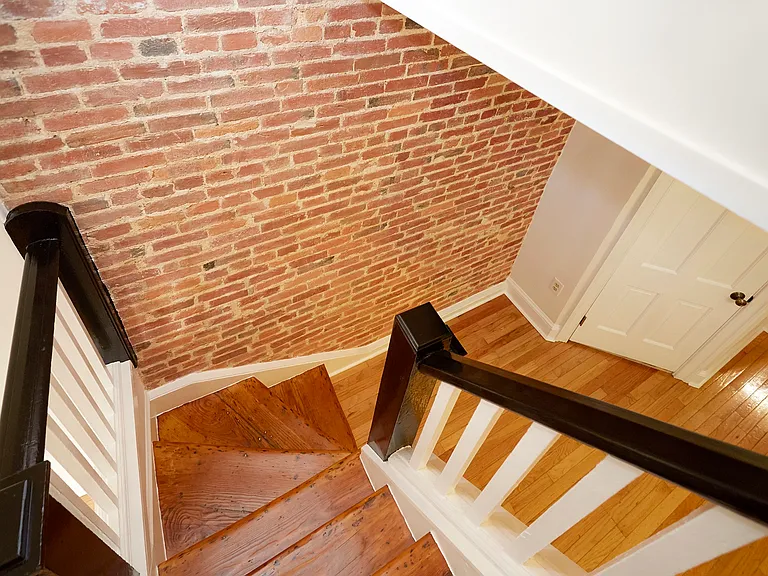1141 W Hamburg St — Photo 19