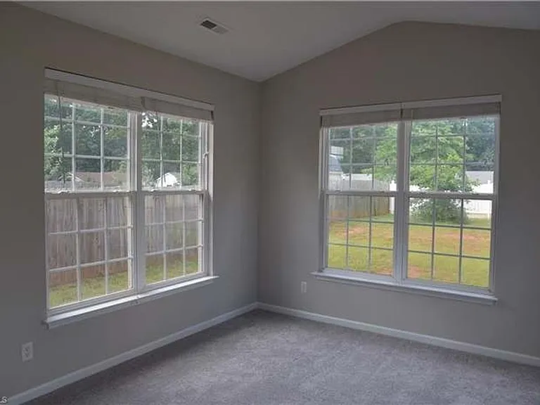 3818 Maribeau Woods Dr — Photo 6