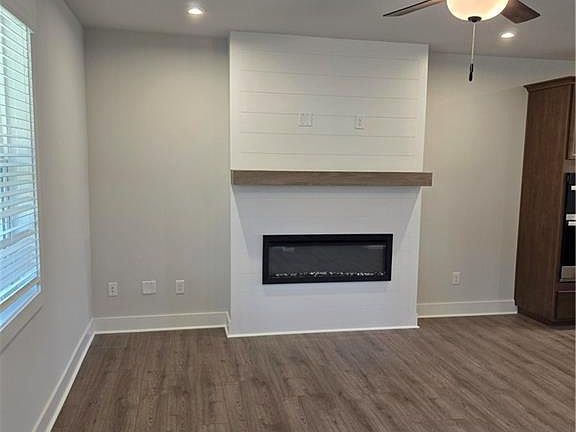 3rd image of 378 Sunset Hollow St