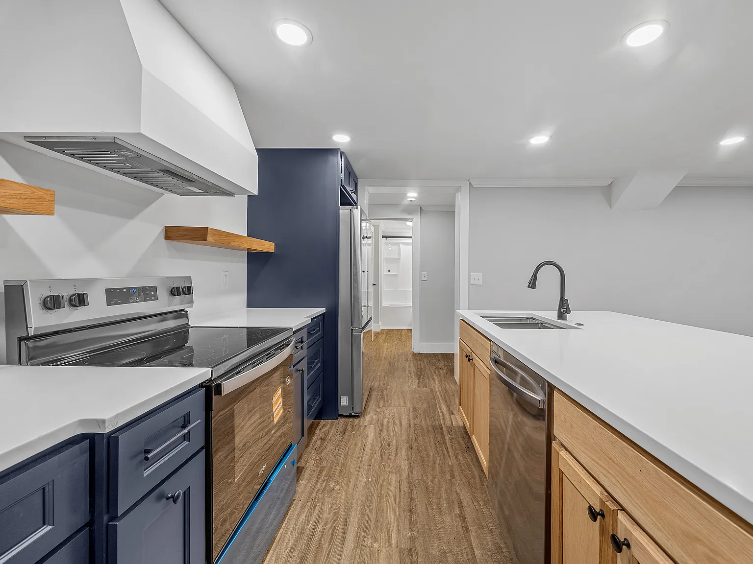 2 bed, 880 sqft, $1,795 — Photo 4