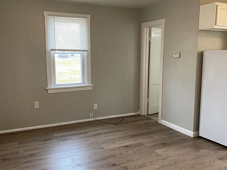1013 W Church St — Photo 9