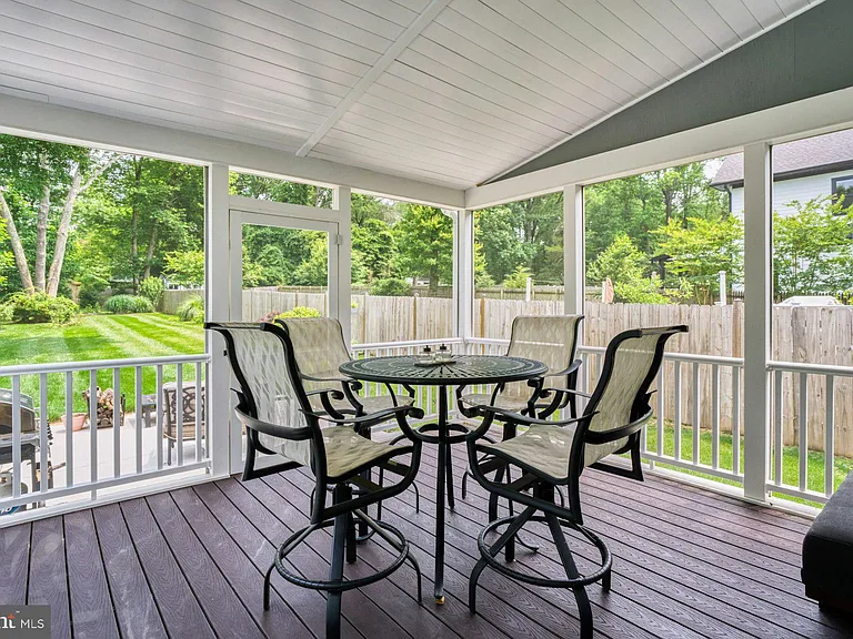 4107 Virginia St — Photo 33