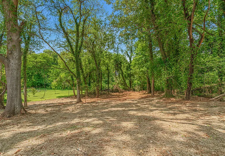 6821 Westland Dr — Photo 37