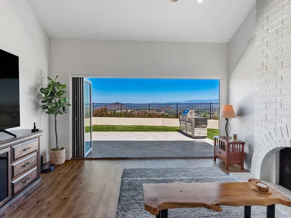 16396 Avenida Suavidad, San Diego, CA 92128