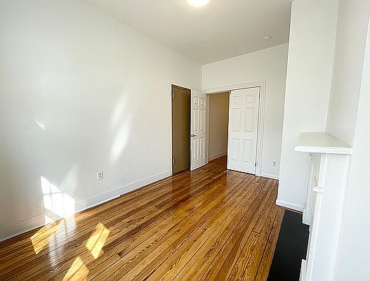 2nd image of 523 Dean St APT 1R