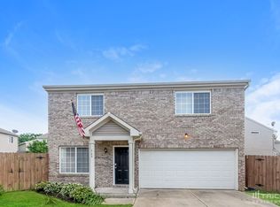 569 Stobus Dr, Greenwood, IN 46143