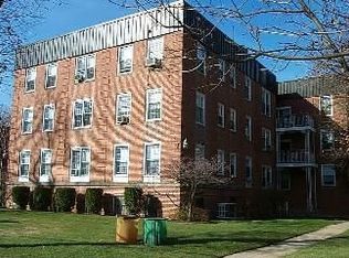 230 Central Ave APT 3C, Lawrence, NY 11559