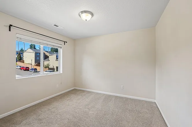 3818 NE 62nd St — Photo 31