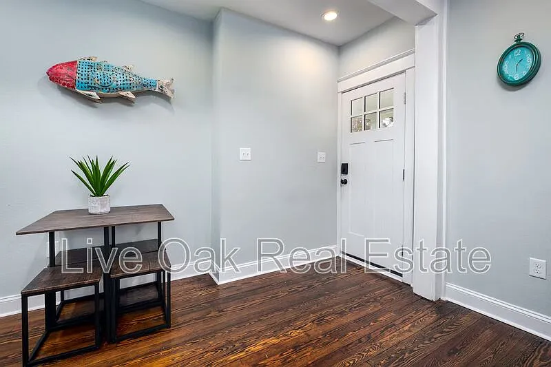 2 bed, 1.0 bath, 1000 sqft, $1,695 — Photo 4