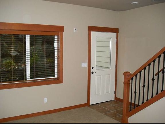 4th image of 825 Sunset Blvd NE Unit A2