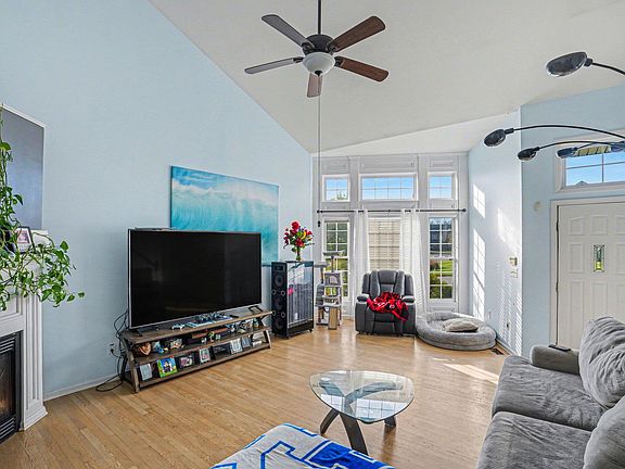 4th image of 1113 Parkside Dr