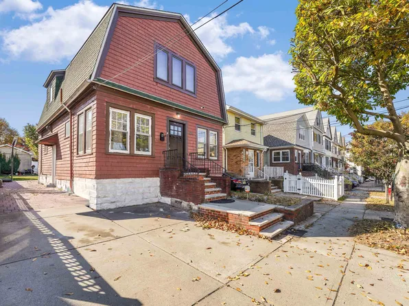 126 W 53rd St, Bayonne, NJ 07002