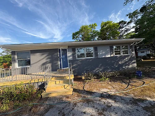 236 Spruce Dr Photo 1