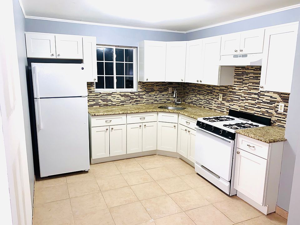 1st image of 1131 E 92nd St #2