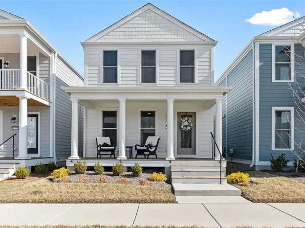 6112 New Town Dr, Saint Charles, MO 63301