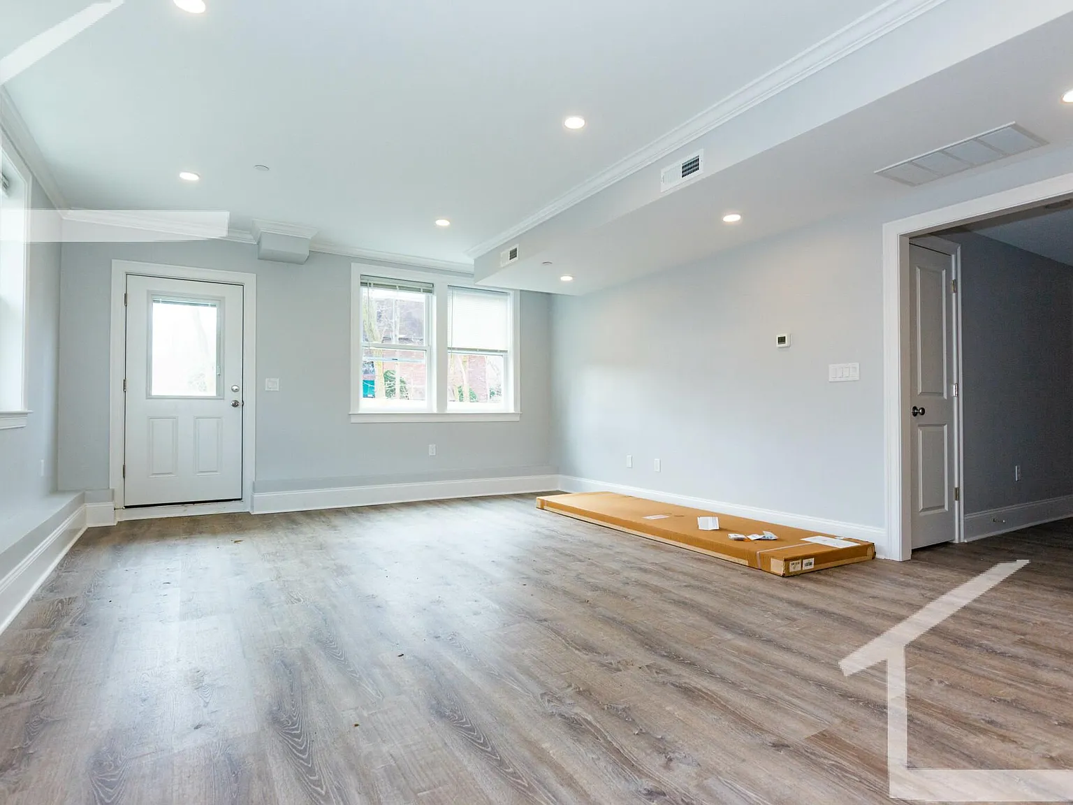 4 bed, 2000 sqft, $5,600 — Photo 3