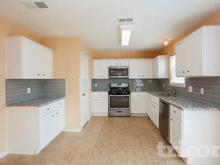 7310 Gettysburg Dr — Photo 4