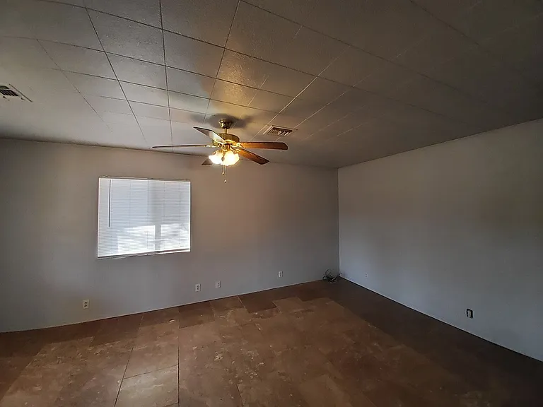 610 W Colt Cir — Photo 5