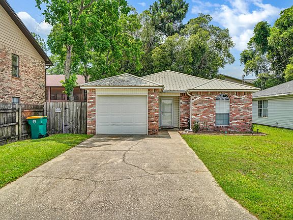 2nd image of 1142 Sweetbriar Sta