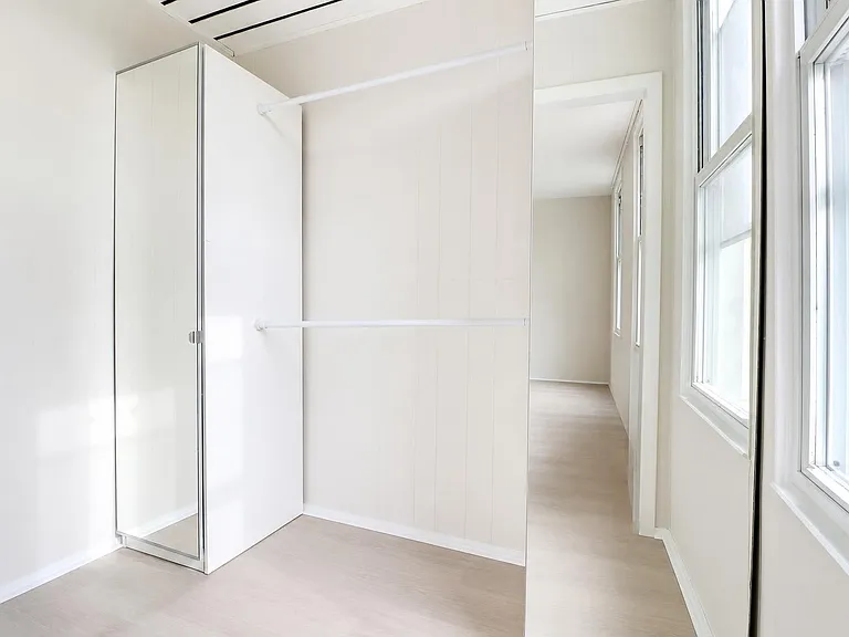 69th Pl — Photo 10